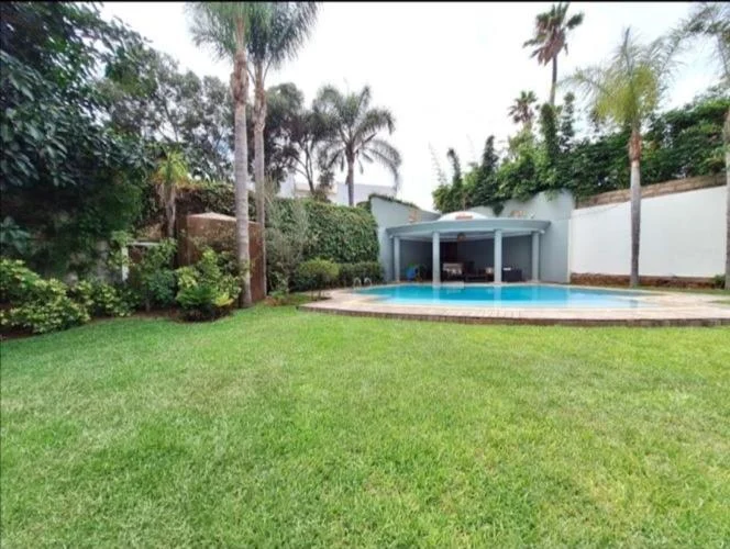 Villa de lujo con piscina cubierta a 600 m del océano en Ain Diab 2